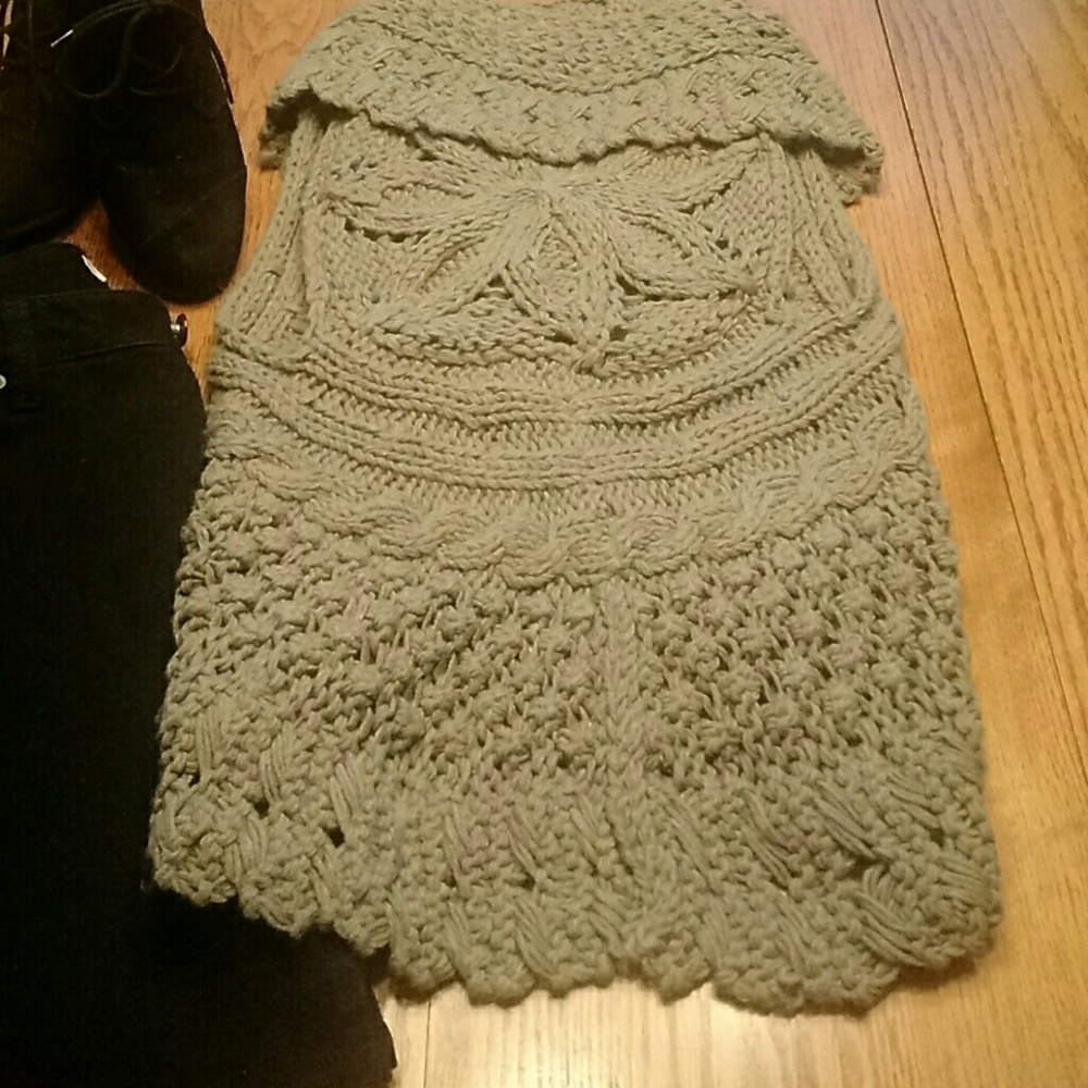 Sweater Vest